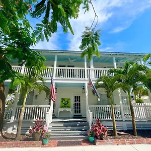 The Porch On Frances - Adults Exclusive Inn