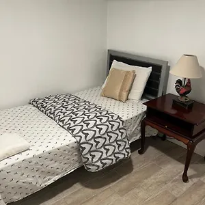 A Restful In Queens Guest house